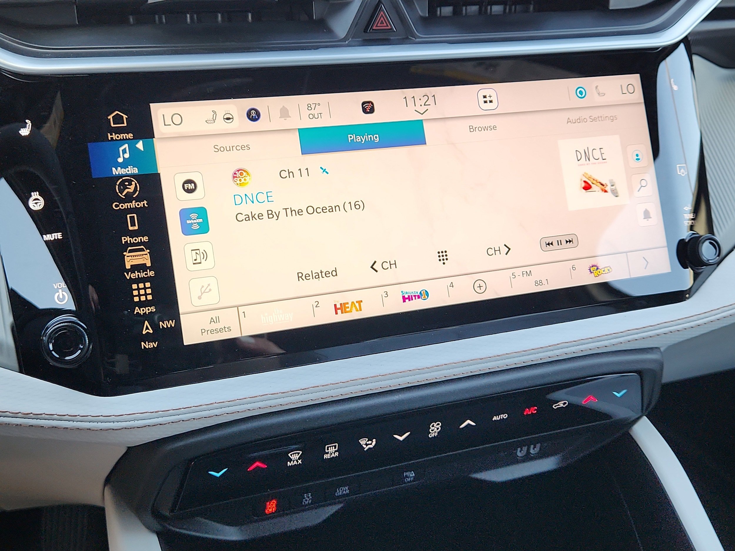 New 2026 Jeep Cherokee Limited AWD/4WD image 18