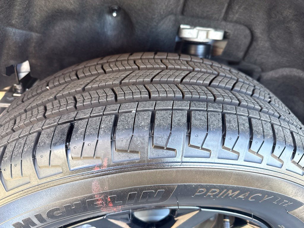 Certified 2025 Jeep Grand Cherokee Altitude AWD/4WD image 11
