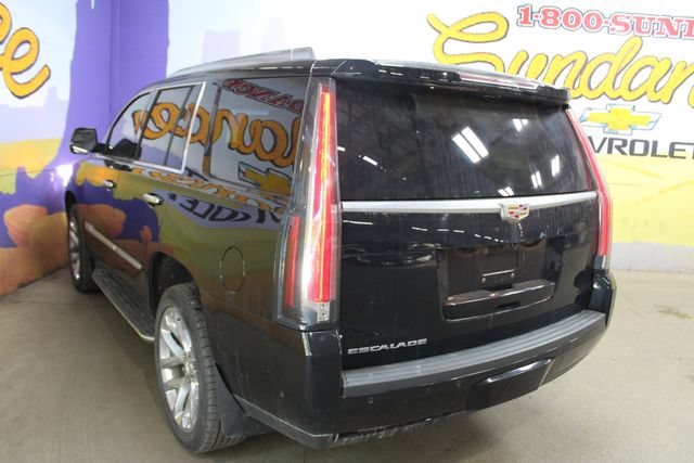 Used 2018 Cadillac Escalade Premium Luxury AWD/4WD image 6