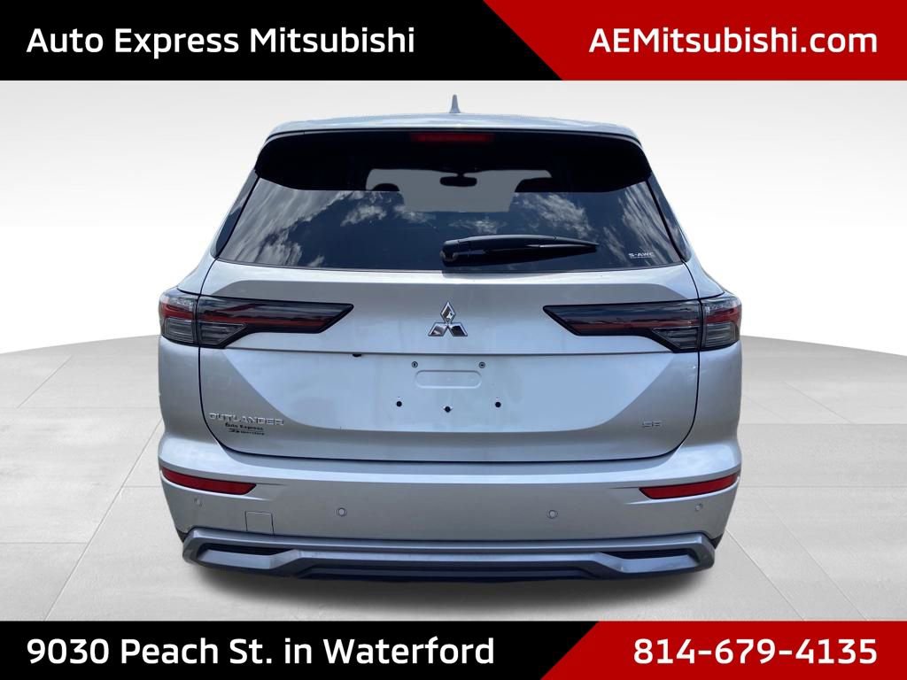 New 2026 Mitsubishi Outlander SE image 6