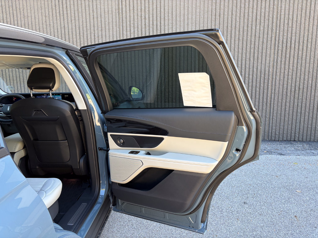 New 2026 Lincoln Nautilus Reserve AWD/4WD image 28