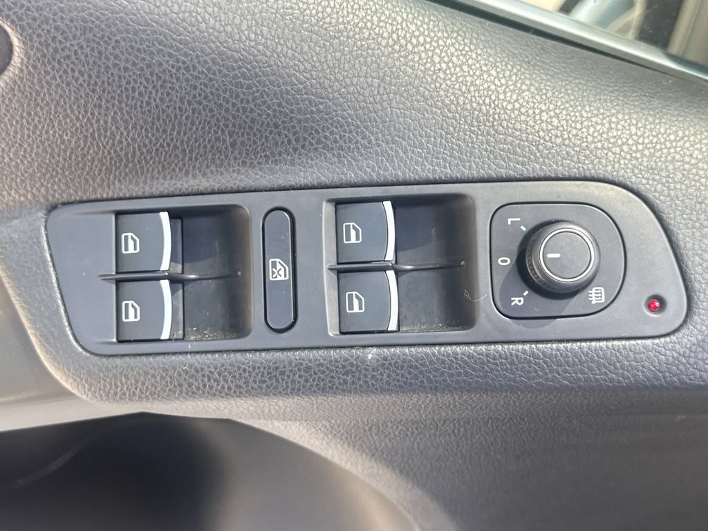 Used 2016 Volkswagen Tiguan SE AWD/4WD image 14