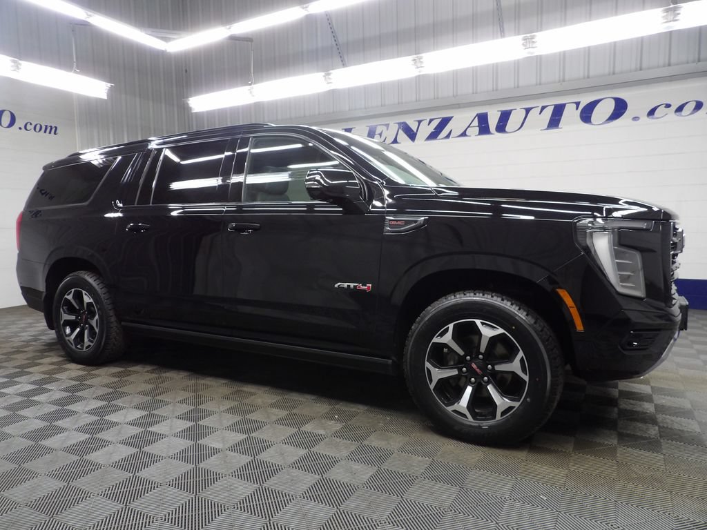 Used 2025 GMC Yukon XL AT4 AWD/4WD image 3