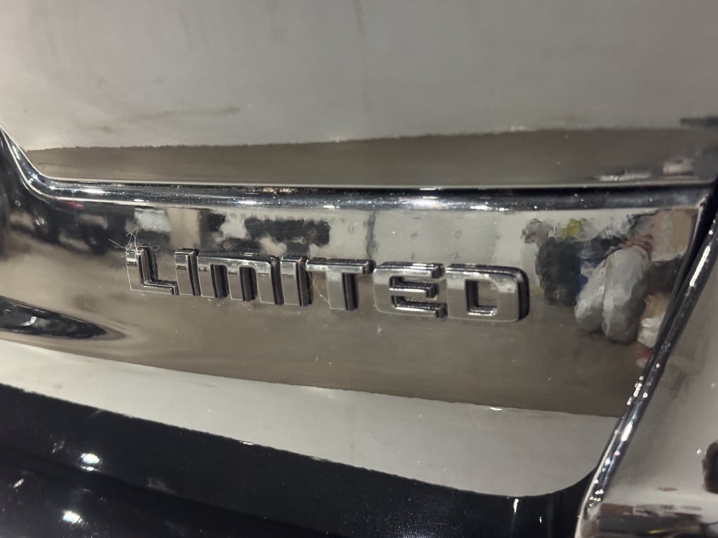 Used 2025 Jeep Grand Cherokee L Limited AWD/4WD image 36