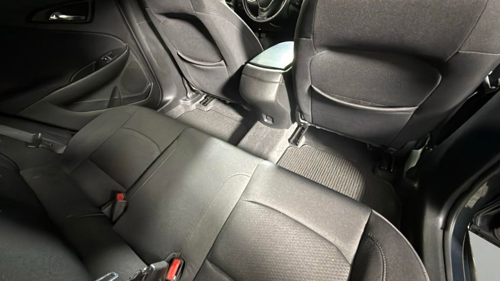 Used 2021 Chevrolet Malibu RS image 31