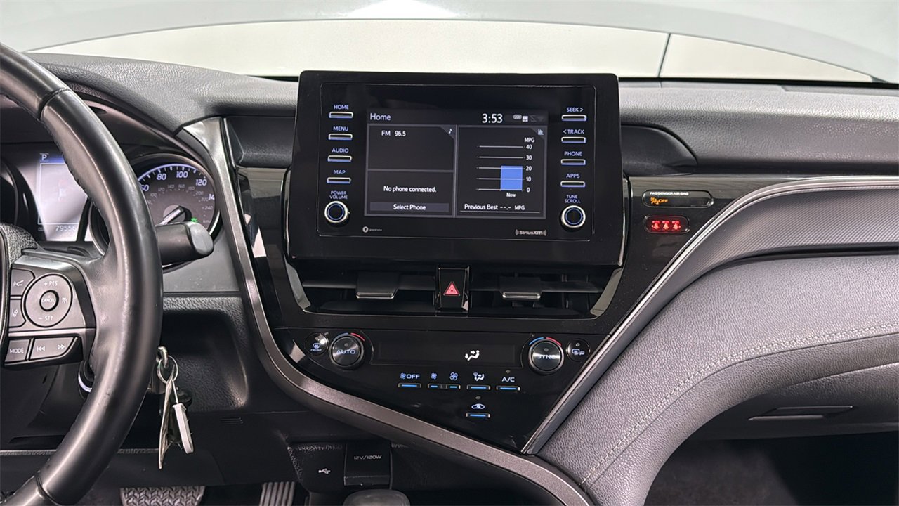 Certified 2022 Toyota Camry SE image 18