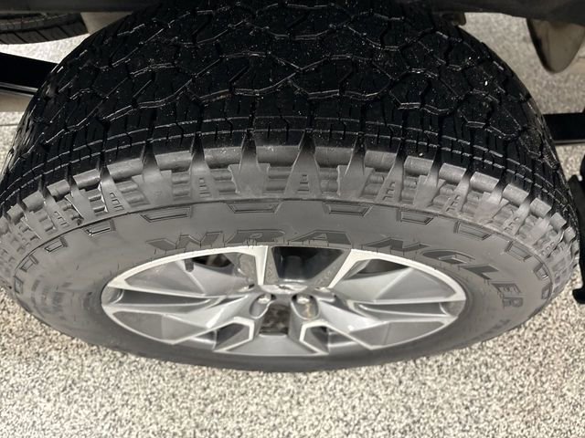 Used 2023 Chevrolet Silverado 1500 RST image 27