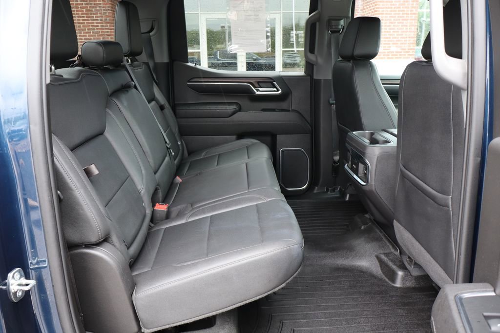 Used 2023 GMC Sierra 1500 SLT w/ SLT Convenience Package AWD/4WD image 46