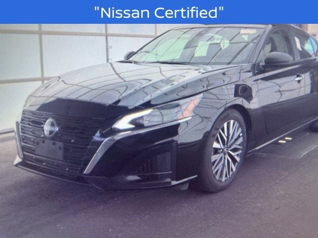 Used 2025 Nissan Altima 2.5 SV FWD image 2
