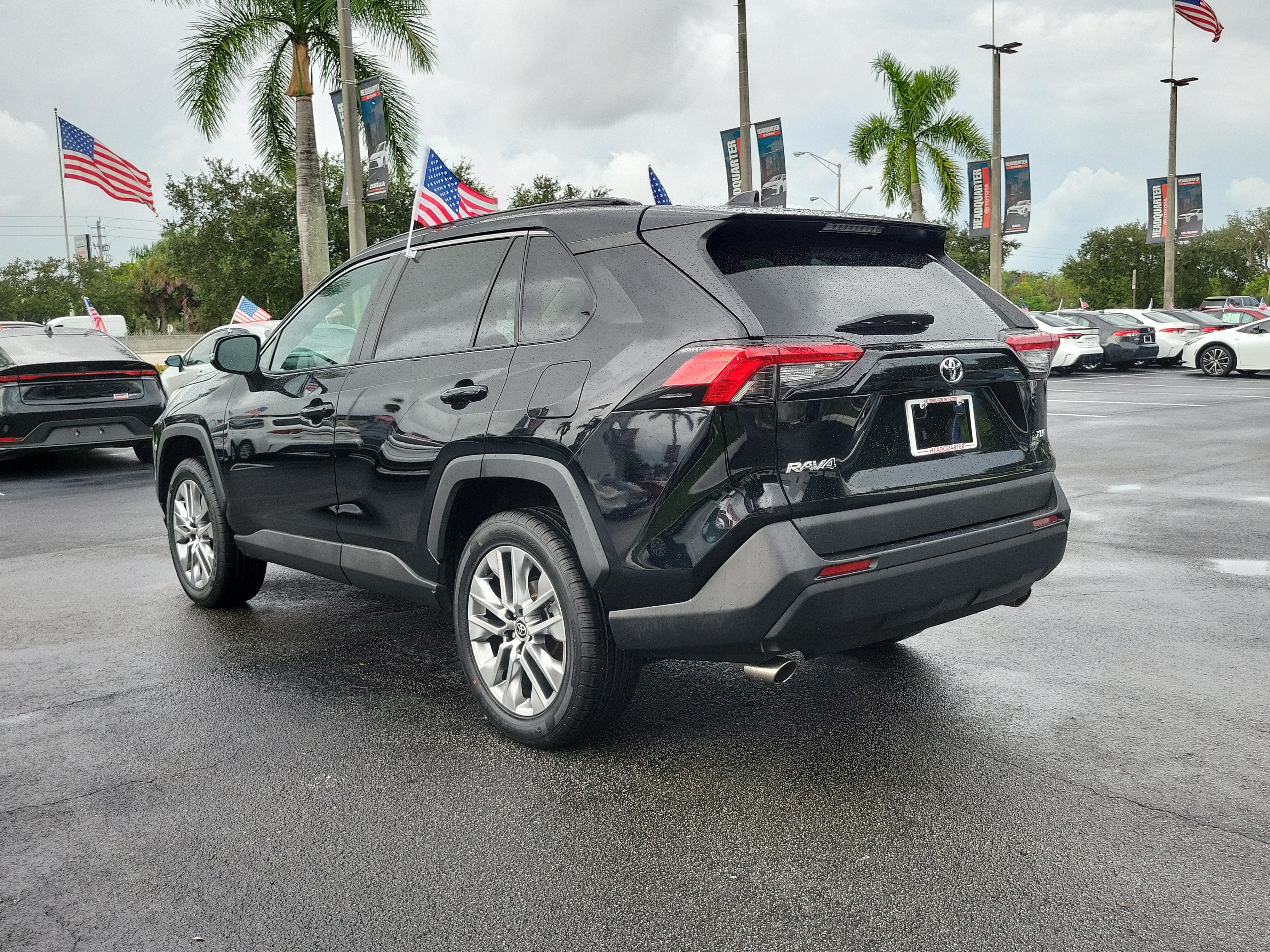 Used 2023 Toyota RAV4 XLE Premium FWD image 8
