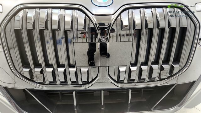 Used 2025 BMW i7 xDrive60 w/ Executive Package RWD image 23