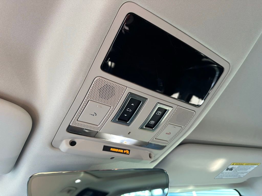 Used 2023 Land Rover Defender 110 S image 31