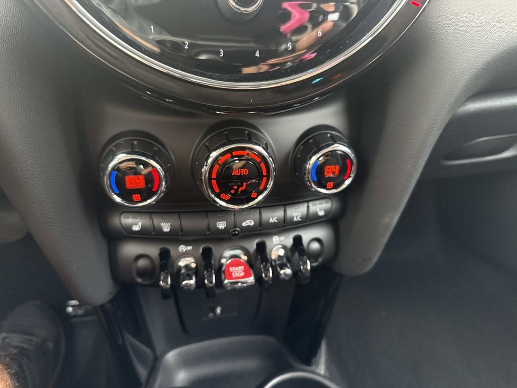 Used 2022 MINI Cooper 2-Door Hardtop image 21