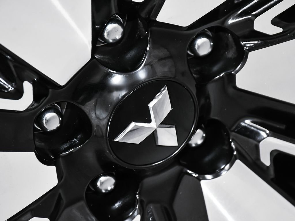 Used 2025 Mitsubishi Outlander SE image 83