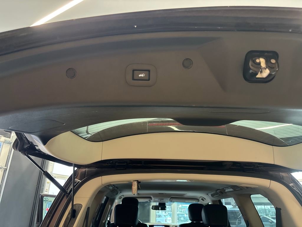 Used 2016 INFINITI QX80 4WD w/ Driver's Assistance Package image 40