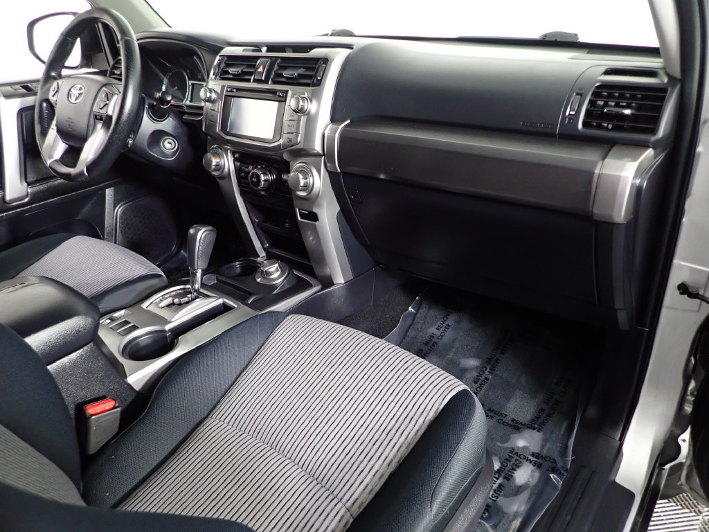 Used 2014 Toyota 4Runner SR5 AWD/4WD image 38