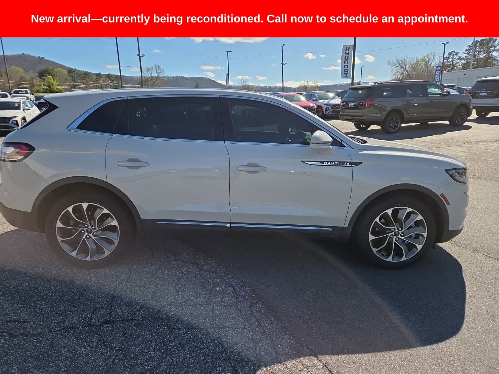 Used 2022 Lincoln Nautilus Reserve image 6