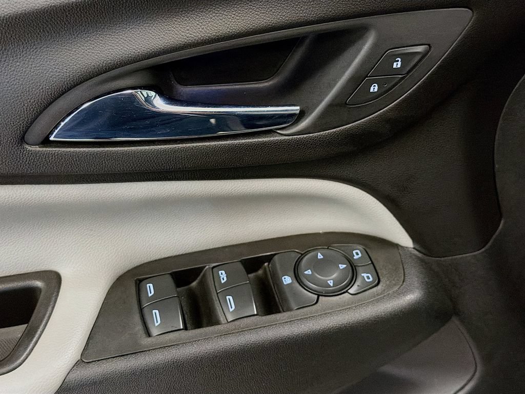 Used 2021 Chevrolet Equinox LT FWD image 19