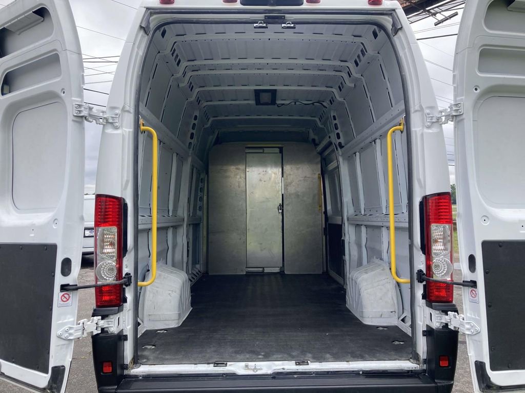 Used 2023 RAM ProMaster 3500 w/ Lane Management Group FWD image 15