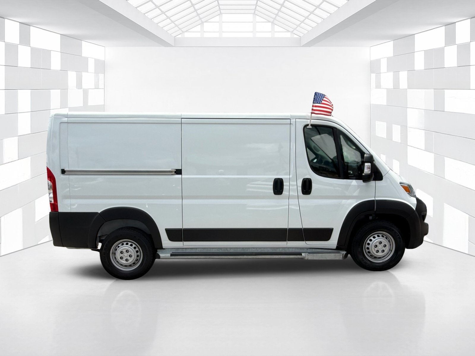 Used 2025 RAM ProMaster 2500 w/ U-Haul Equipment Group FWD image 8