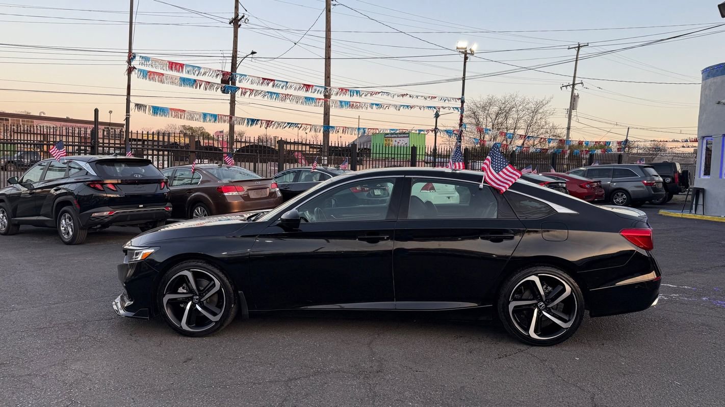 Used 2022 Honda Accord Sport image 2