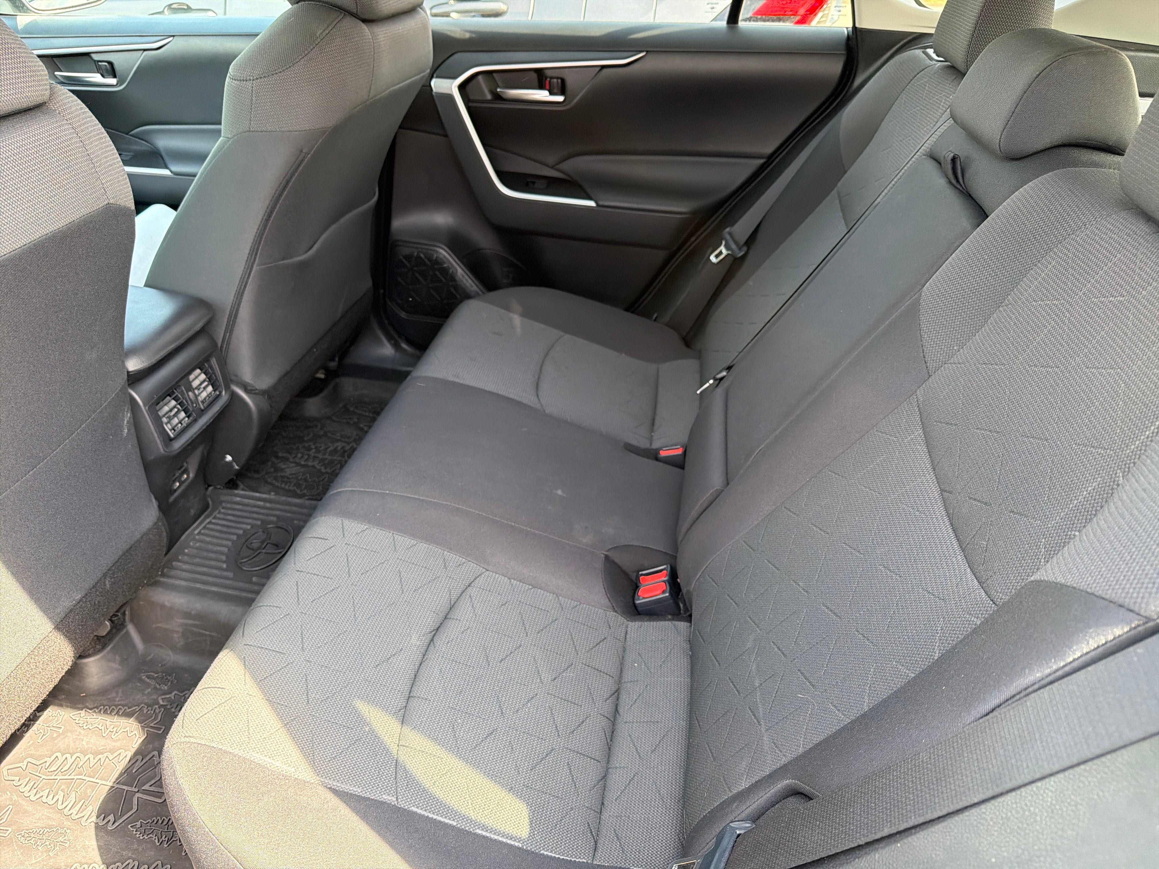 Used 2023 Toyota RAV4 AWD Hybrid image 25