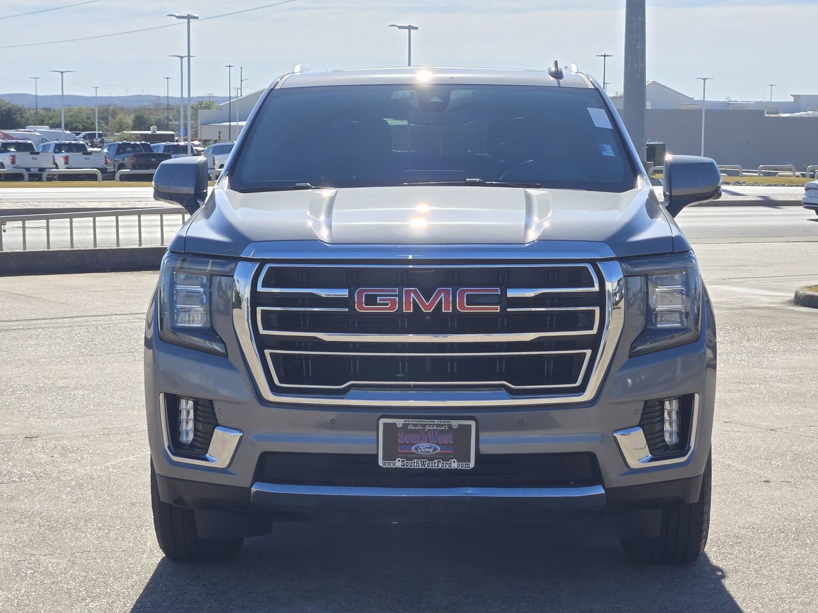 Used 2022 GMC Yukon SLT w/ SLT Luxury Package image 2