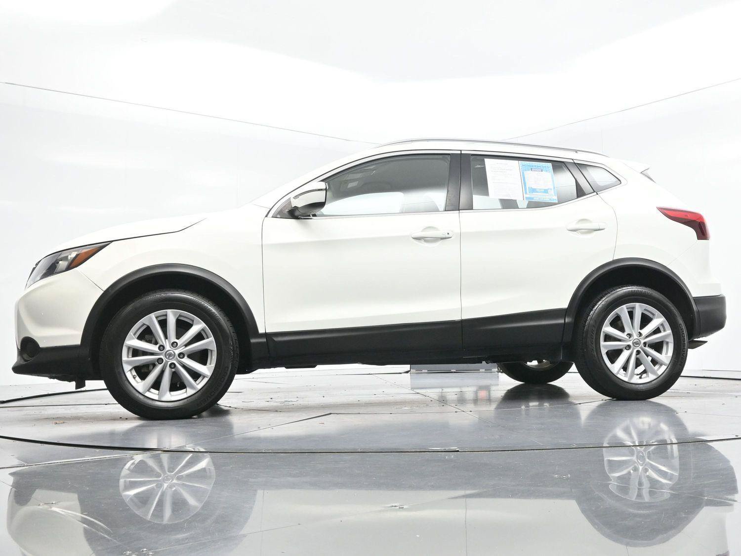 Used 2017 Nissan Rogue Sport SV FWD image 46