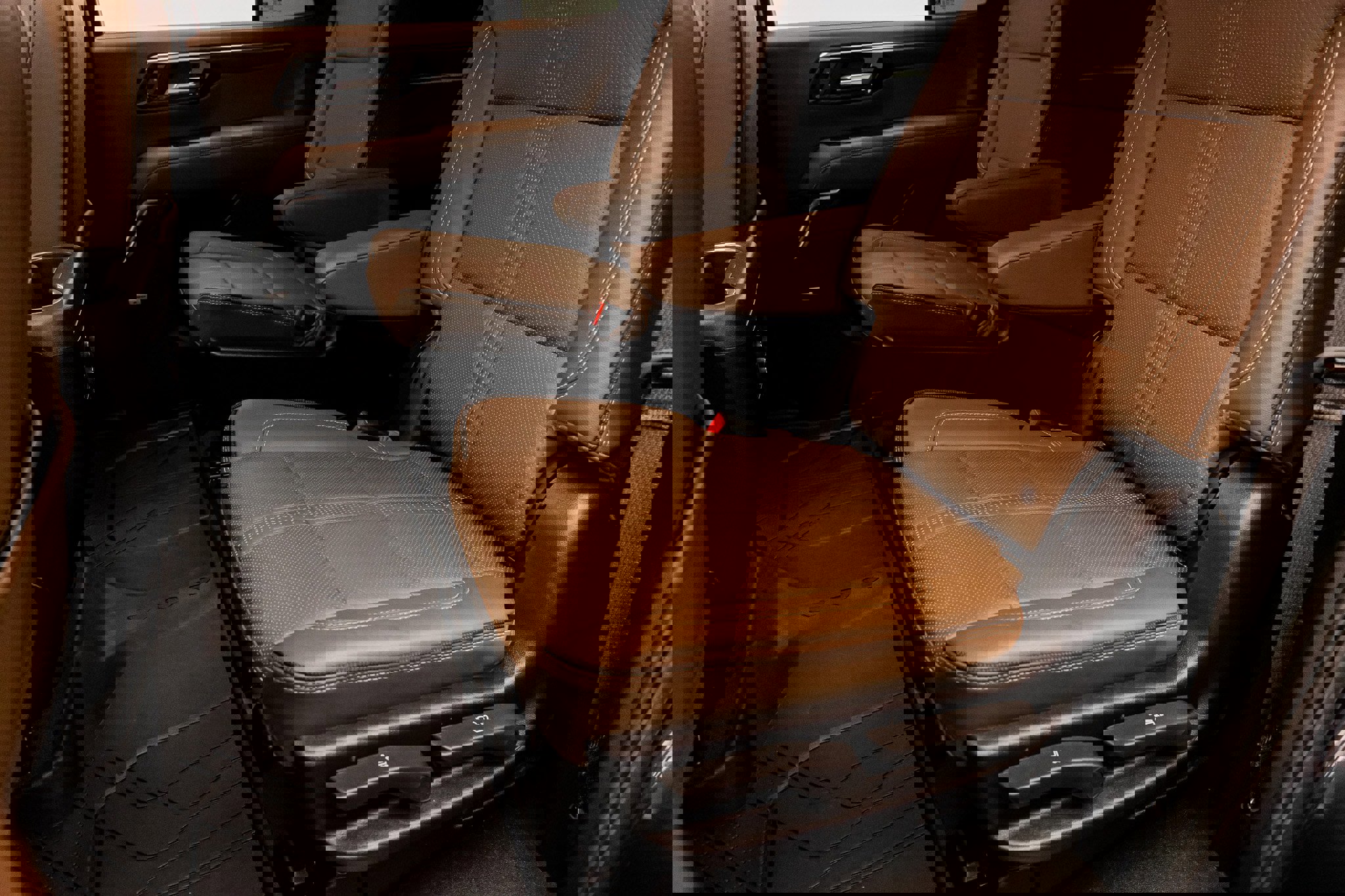 Used 2025 Chevrolet Tahoe High Country image 33