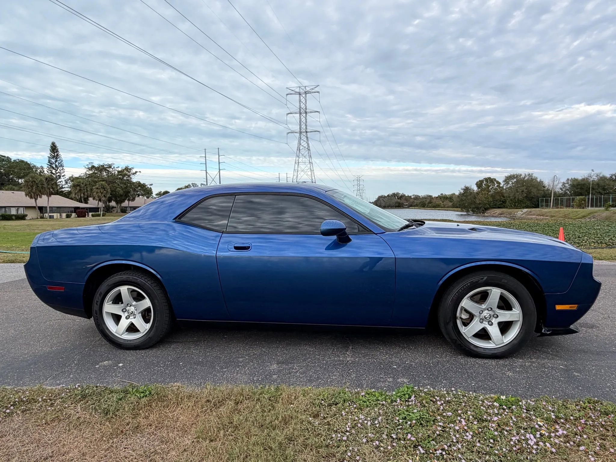 Used 2010 Dodge Challenger SE image 4