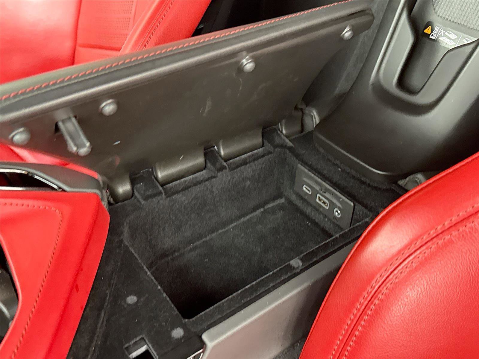 Used 2020 Chevrolet Corvette Stingray Premium Cpe w/ 3LT Preferred Equipment Group image 36