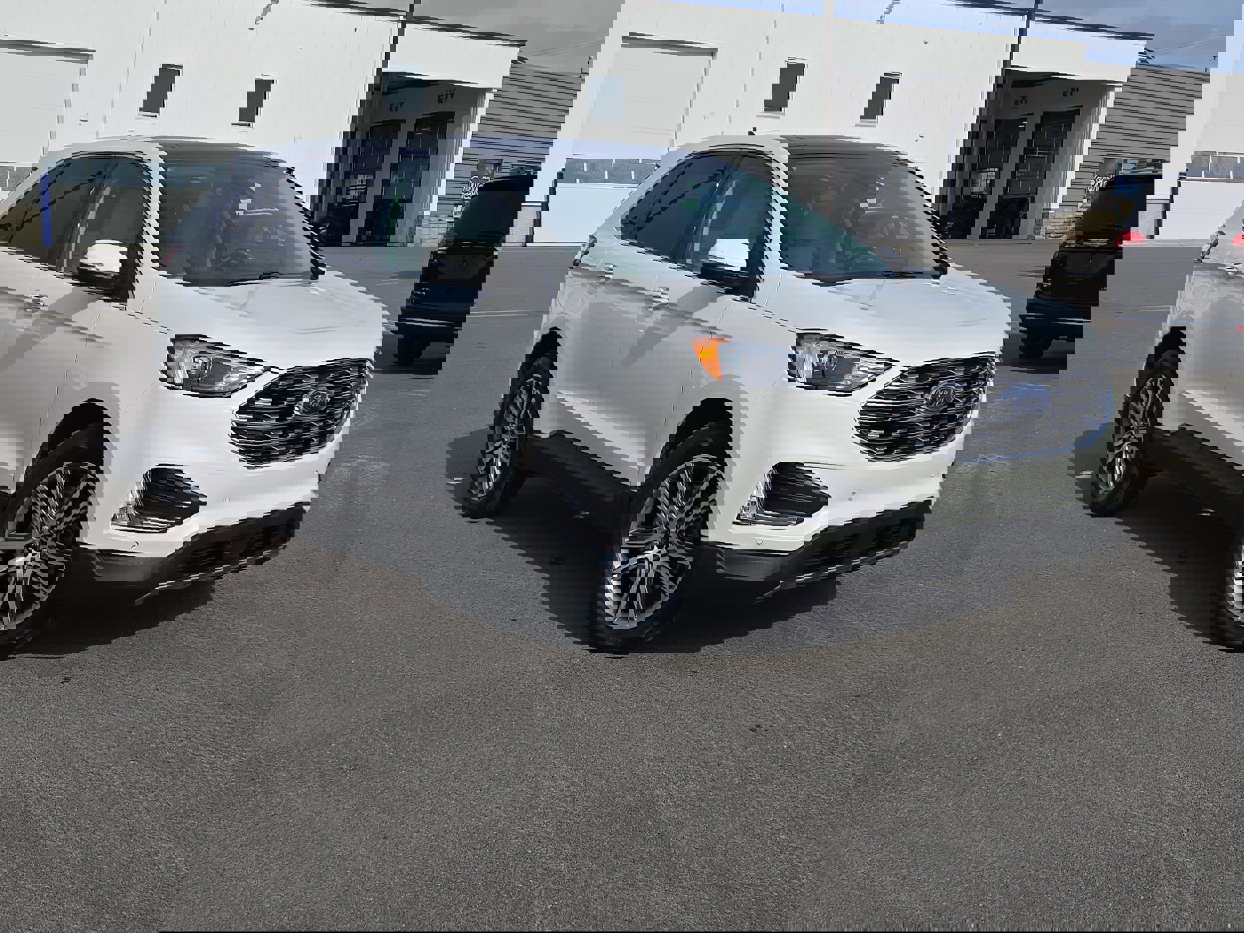 Certified 2023 Ford Edge Titanium AWD/4WD image 37