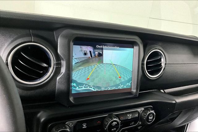 Used 2023 Jeep Wrangler Sahara image 14