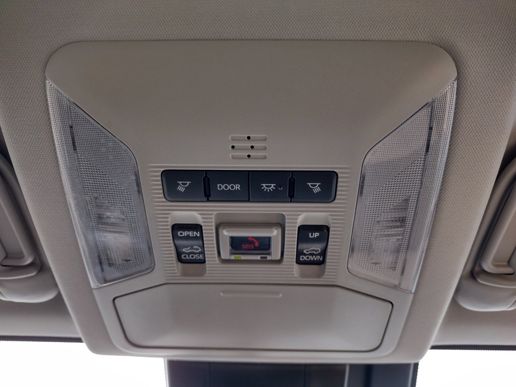 Used 2025 Toyota RAV4 XLE Premium image 32