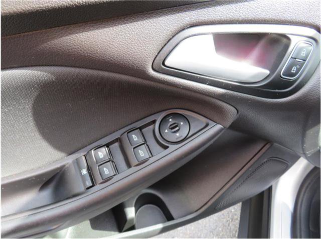 Used 2015 Ford Focus SE image 12