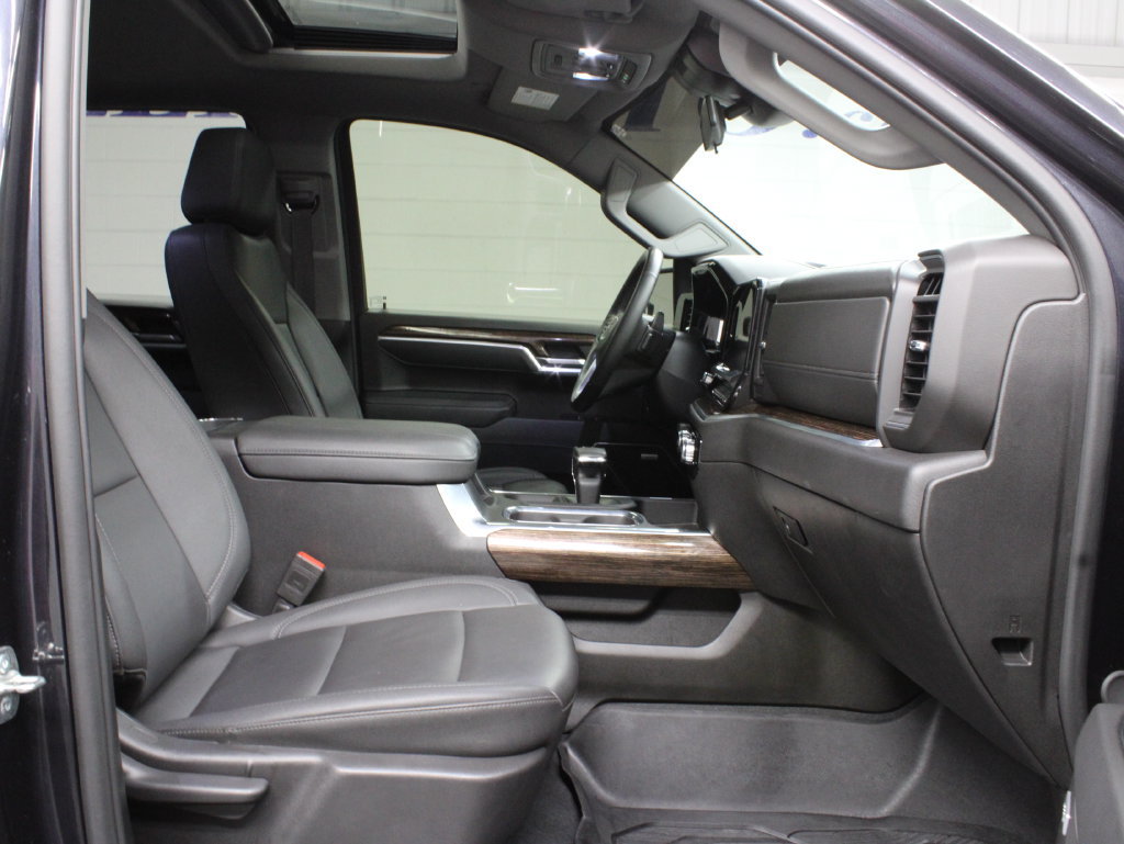 Used 2025 GMC Sierra 1500 Elevation w/ Elevation Premium Package AWD/4WD image 38