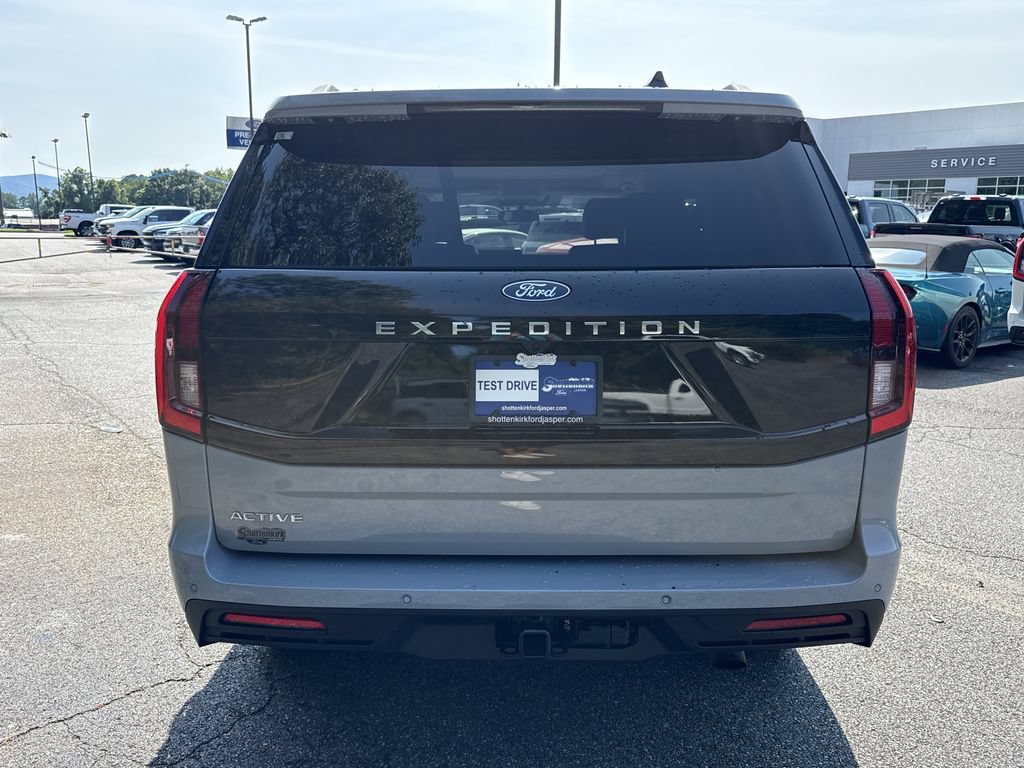 Used 2025 Ford Expedition Active AWD/4WD image 6