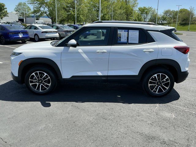 Used 2025 Chevrolet TrailBlazer LT AWD/4WD image 9