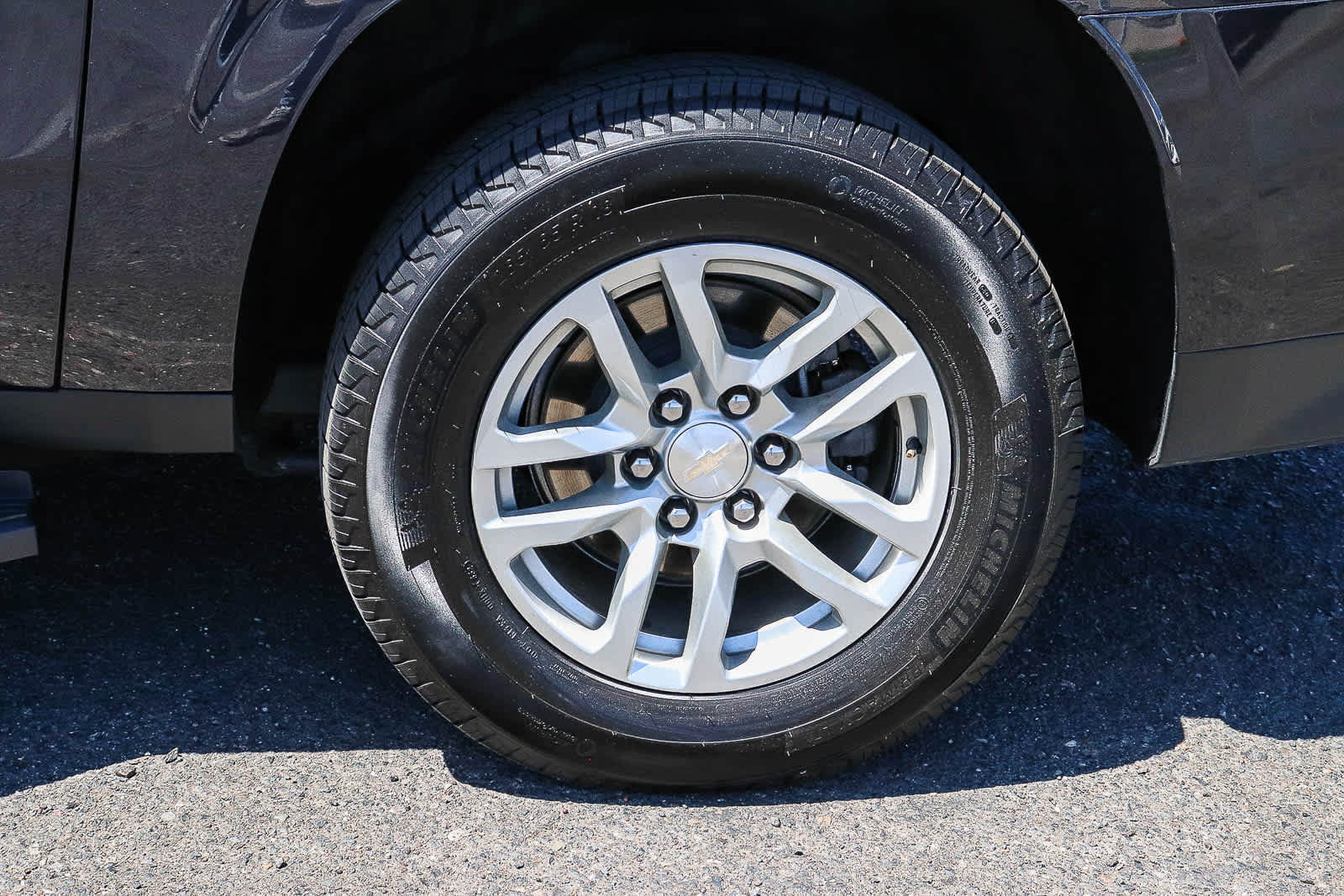 Used 2024 Chevrolet Suburban LT AWD/4WD image 13