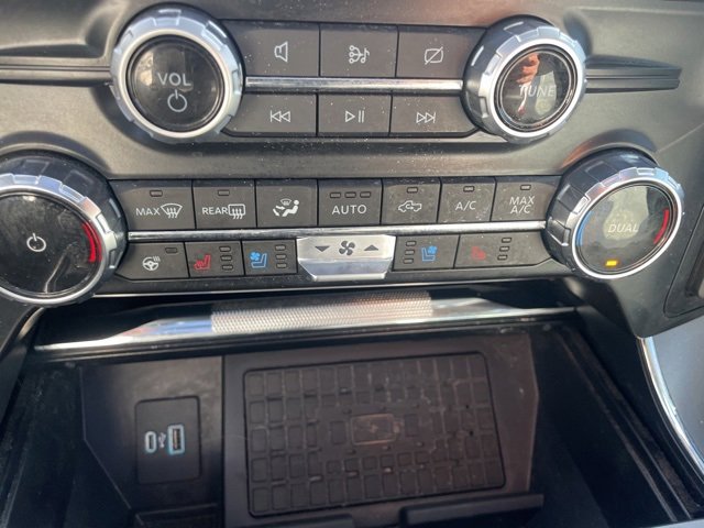 Used 2023 Ford F150 Lariat w/ Equipment Group 502A High image 30