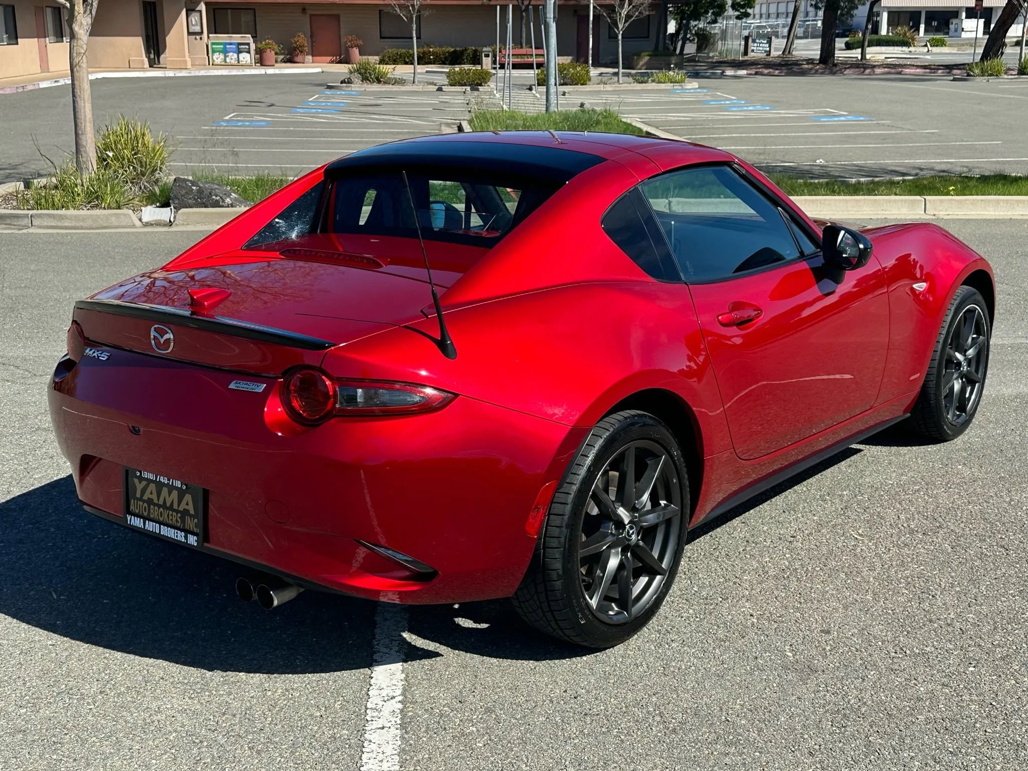 Used 2017 MAZDA MX-5 Miata RF Club RWD image 4