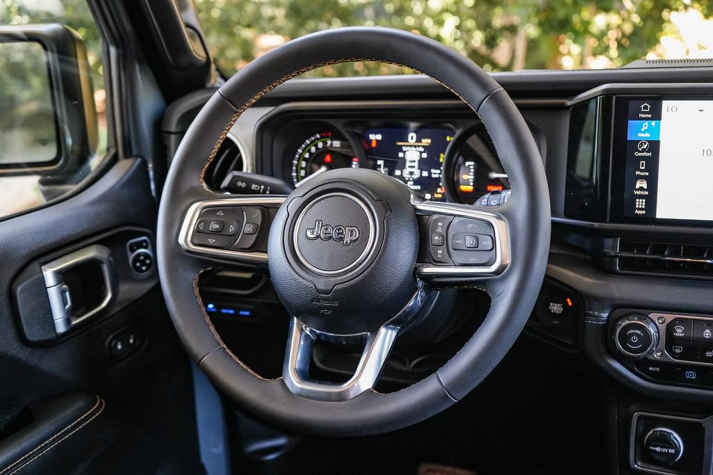 Used 2024 Jeep Wrangler Unlimited Sahara AWD/4WD image 14