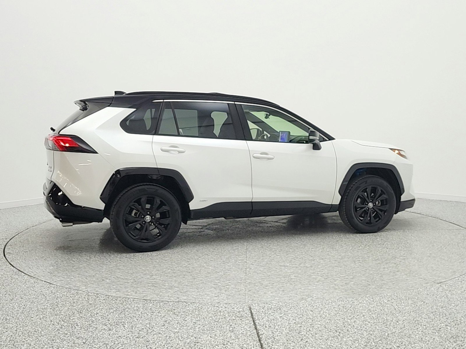 Used 2023 Toyota RAV4 XSE AWD/4WD image 5