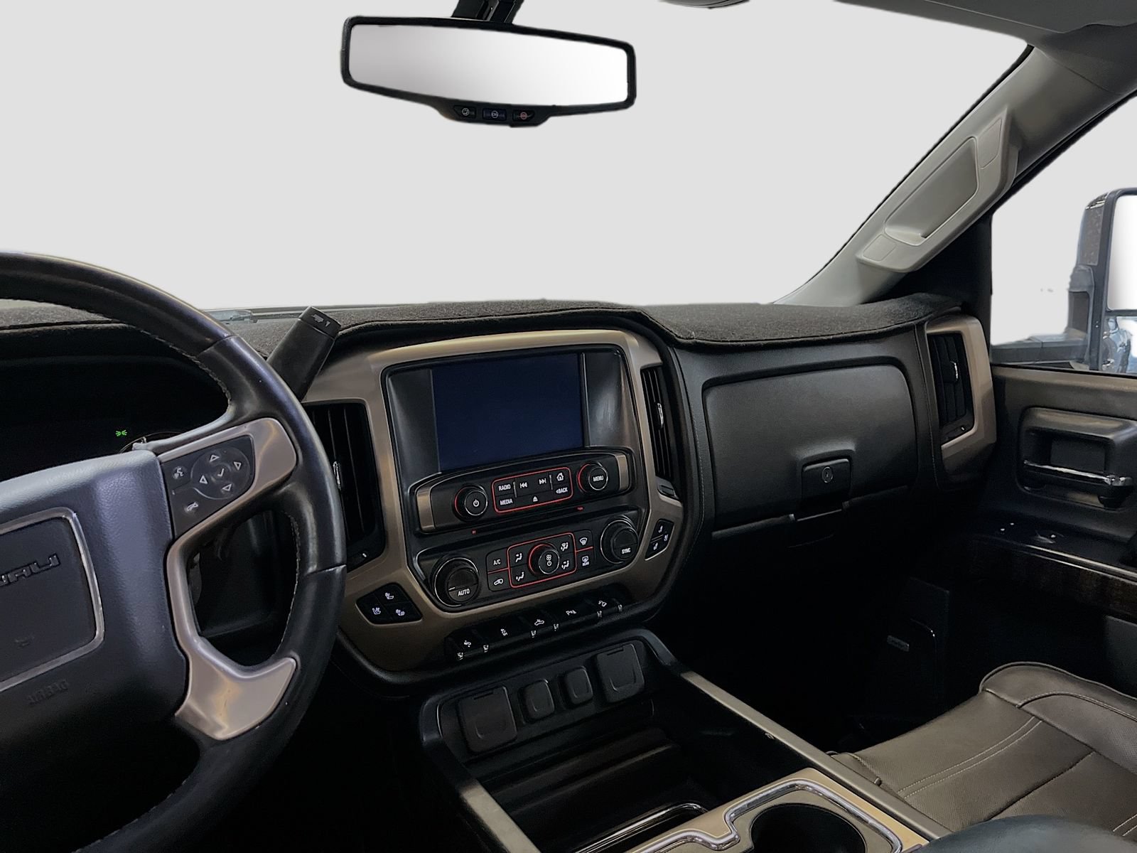 Used 2016 GMC Sierra 3500 Denali w/ Suspension Package, Off-Road AWD/4WD image 24