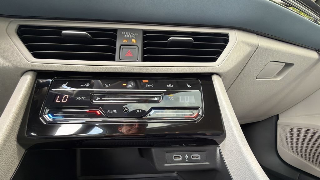 New 2026 Volkswagen Jetta SE FWD image 17