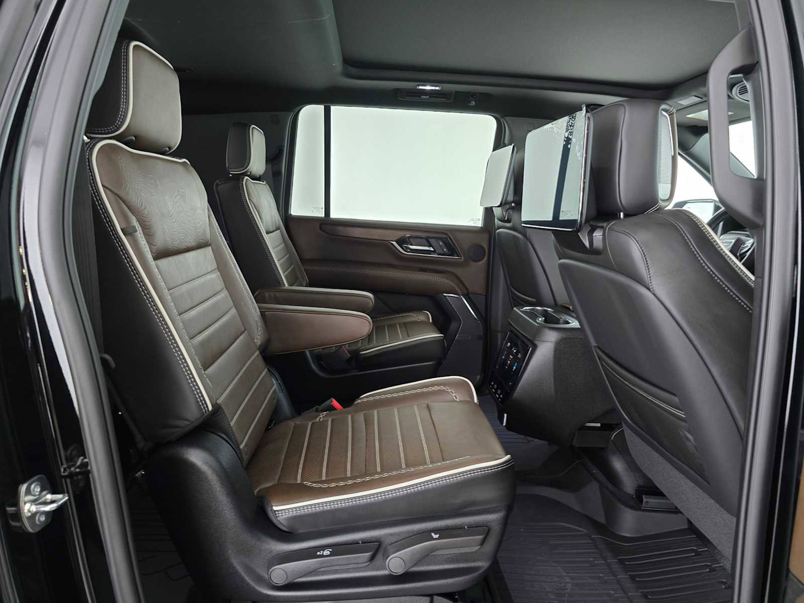 New 2026 GMC Yukon XL Denali Ultimate w/ LPO, Illumination Package image 12