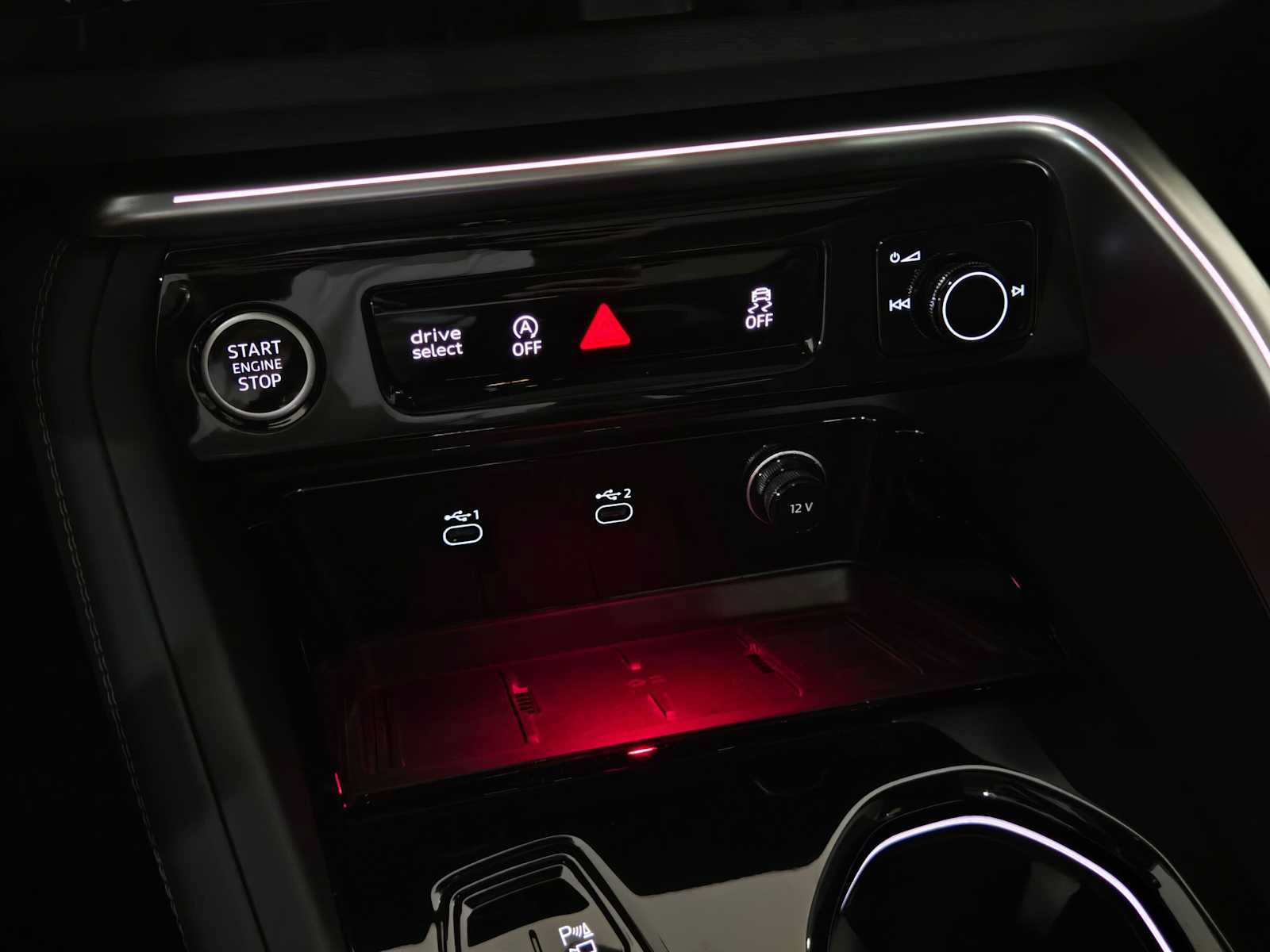 Used 2025 Audi Q5 Premium AWD/4WD image 28