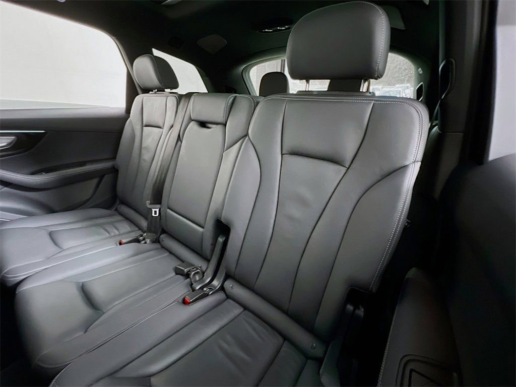 Used 2025 Audi Q7 3.0T Premium Plus AWD/4WD image 23