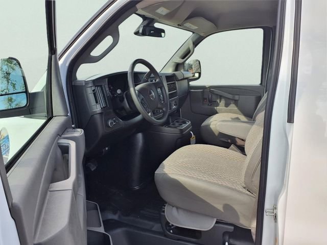 New 2026 GMC Savana 2500 w/ Driver Convenience Package RWD image 16