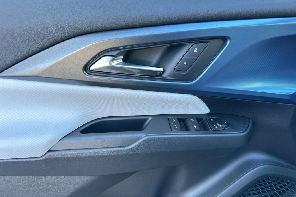 New 2026 Chevrolet Equinox EV LT FWD image 12